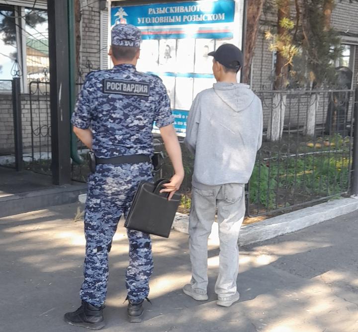 Кызылские росгвардейцы задержали угрожавшего убийством мужчину