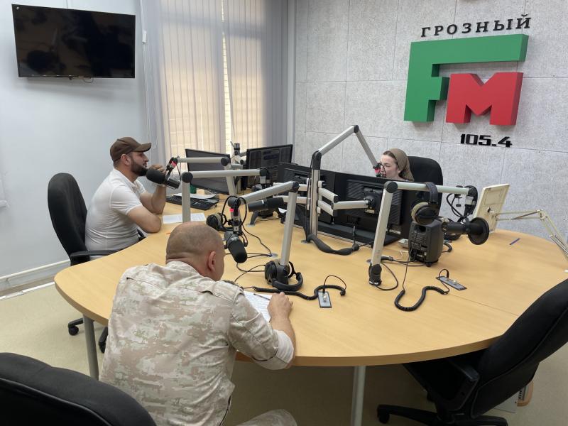 В ОГВ(с) поздравили сотрудников ОМОН Росгвардии с успешным завершением служебной командировки