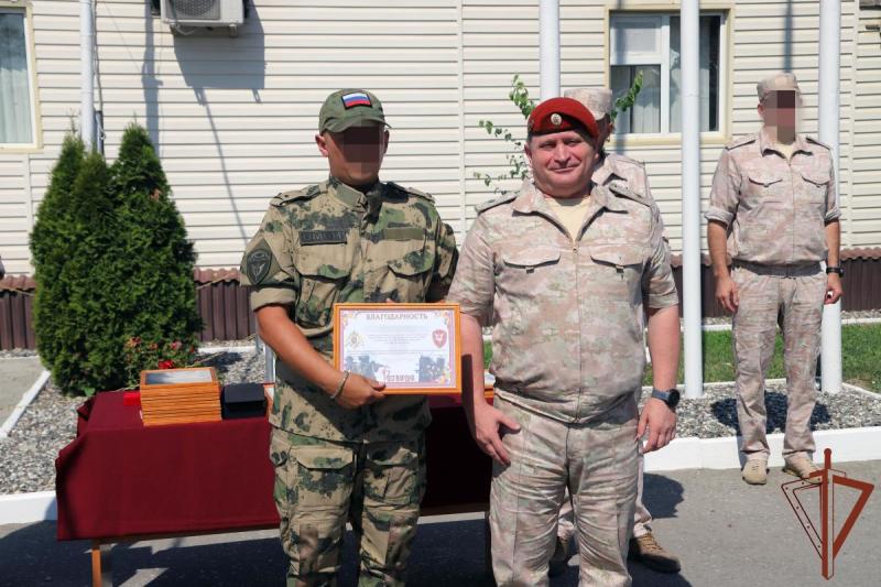В ОГВ(с) поздравили сотрудников ОМОН Росгвардии с успешным завершением служебной командировки