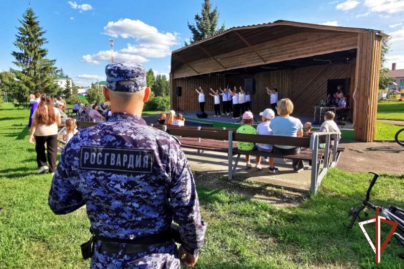 Сотрудники Росгвардии обеспечили безопасность массовых мероприятий в Зауралье