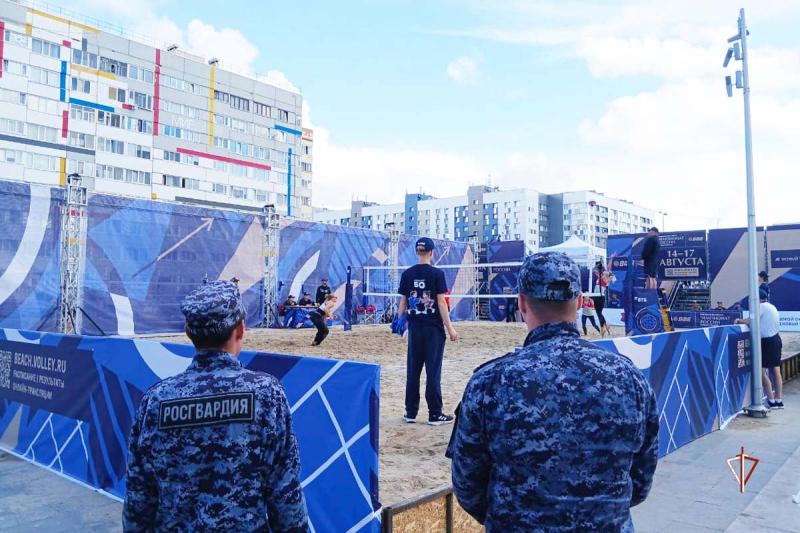 Росгвардия обеспечила безопасность этапа чемпионата России по пляжному волейболу в Новом Уренгое