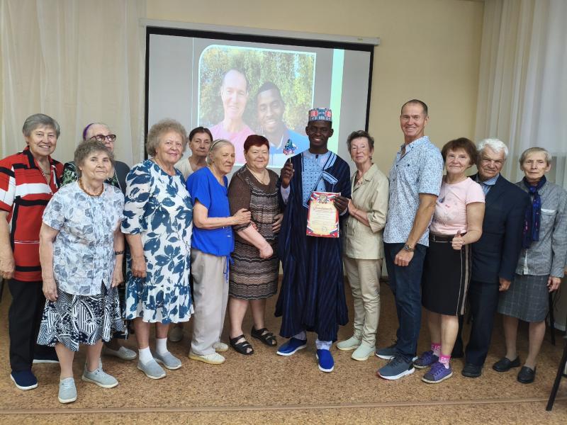 В Кирове ветеран Росгвардии организовал беседу для подопечных центра соцобслуживания