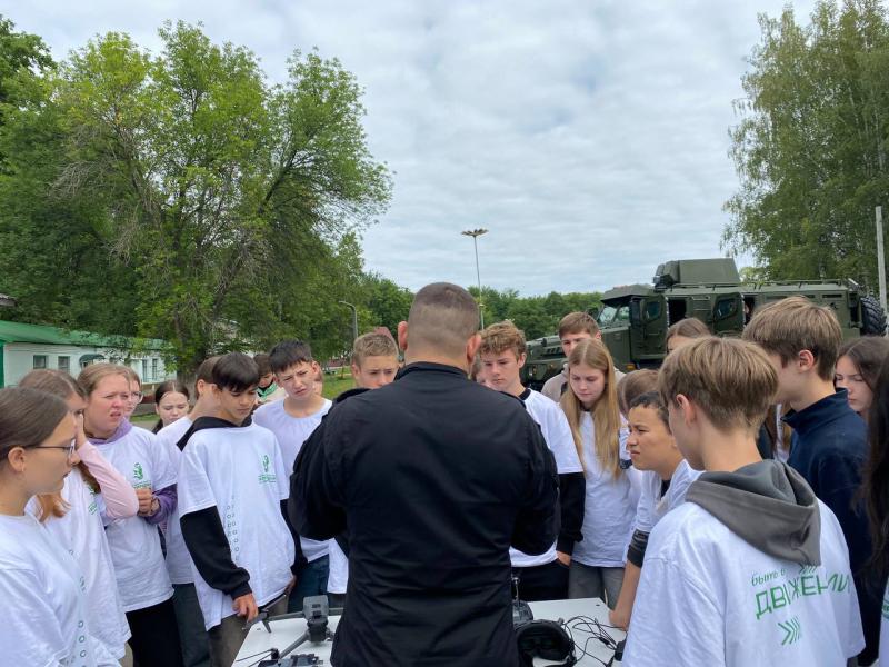В Рузаевке росгвардейцы провели патриотическое мероприятия для подростков