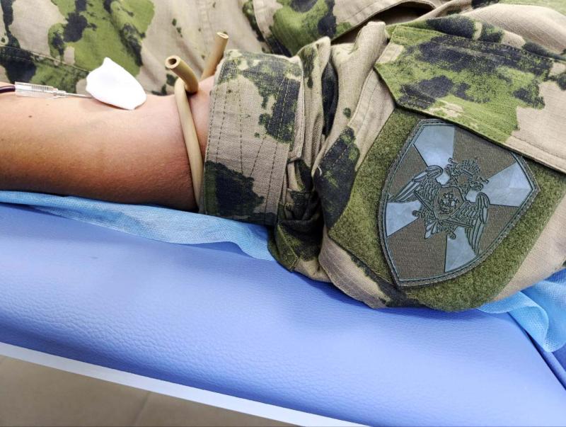 Росгвардейцы поддержали ведомственную акцию «От сердца к сердцу» в Херсонской области