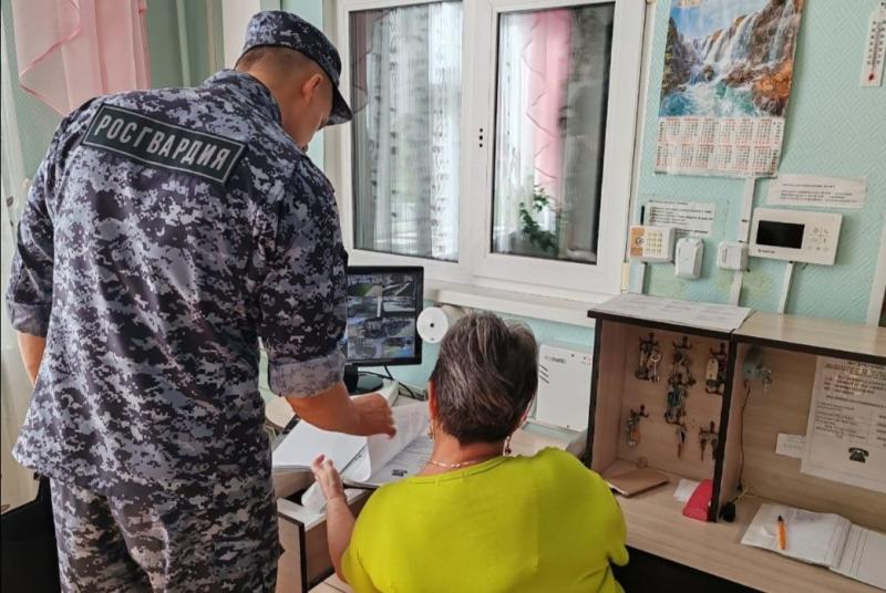 Образовательные учреждения прошли проверку специалистами вневедомственной охраны Росгвардии