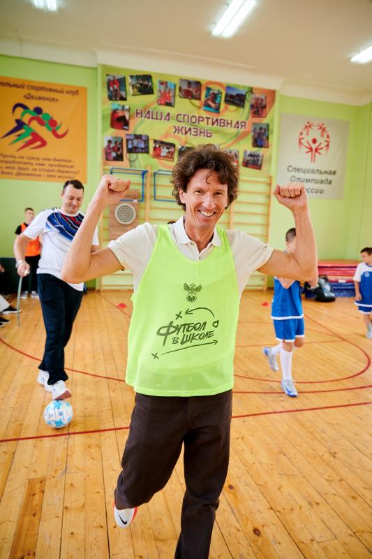 В САМАРЕ ПРОШЁЛ ЗВЁЗДНЫЙ МАСТЕР-КЛАСС ПО ФУТБОЛУ ДЛЯ ВОСПИТАННИКОВ ШКОЛЫ-ИНТЕРНАТА №71