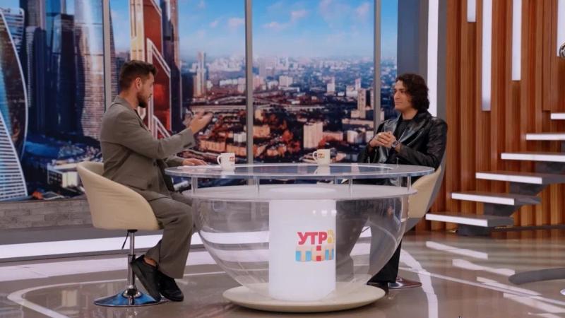 «Маме больно смотреть, когда ссорятся ее сыновья»: экстрасенс Олег Шепс рассказал в шоу «УТРО.ТНТ» о конкуренции с братом