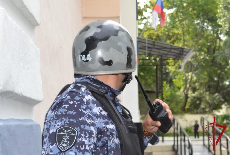 Росгвардейцы Еврейской автономии оперативно среагировали на тревогу в одном из детских садов Биробиджана