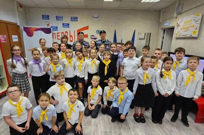 На Ямале росгвардейцы почтили память героев Отечества