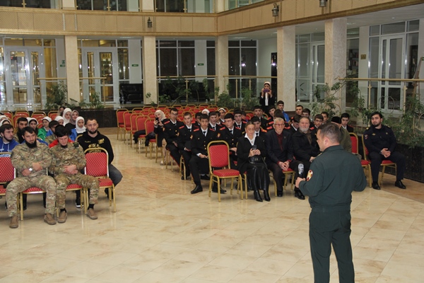 Военнослужащие Объединенной группировки войск (сил) приняли участие в Дне памяти «Отважной и гордой России сыны»