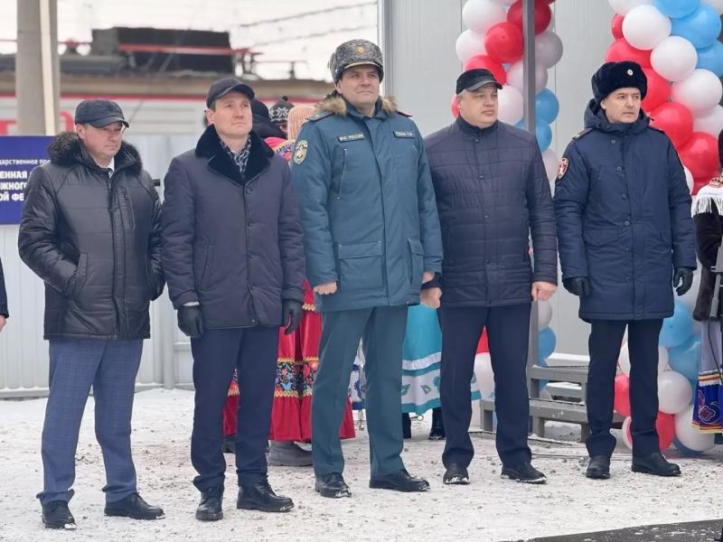 В Рузаевке офицер Росгвардии принял участие в открытии здания регионального МЧС России