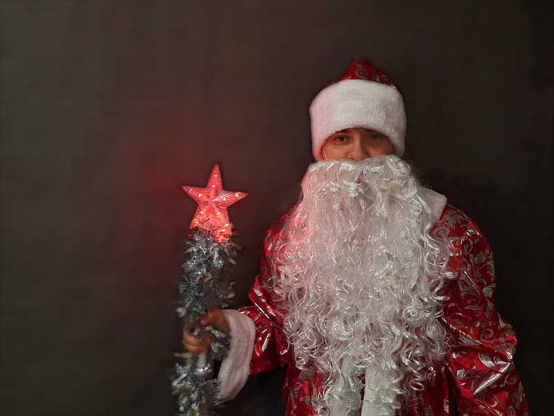 Иван Костров возвращается на музыкальную сцену с новогодним синглом