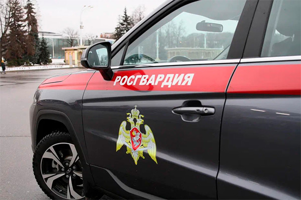 Московские росгвардейцы задержали подозреваемого в краже из гипермаркета