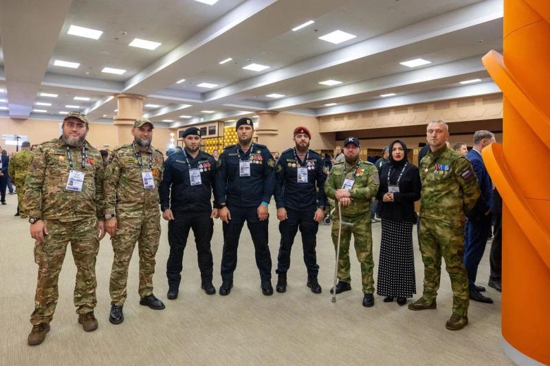 РОСГВАРДЕЙЦЫ ИЗ ЧЕЧЕНСКОЙ РЕСПУБЛИКИ ПРИНЯЛИ УЧАСТИЕ В ФОРУМЕ «ВМЕСТЕ ПОБЕДИМ» В МОСКВЕ