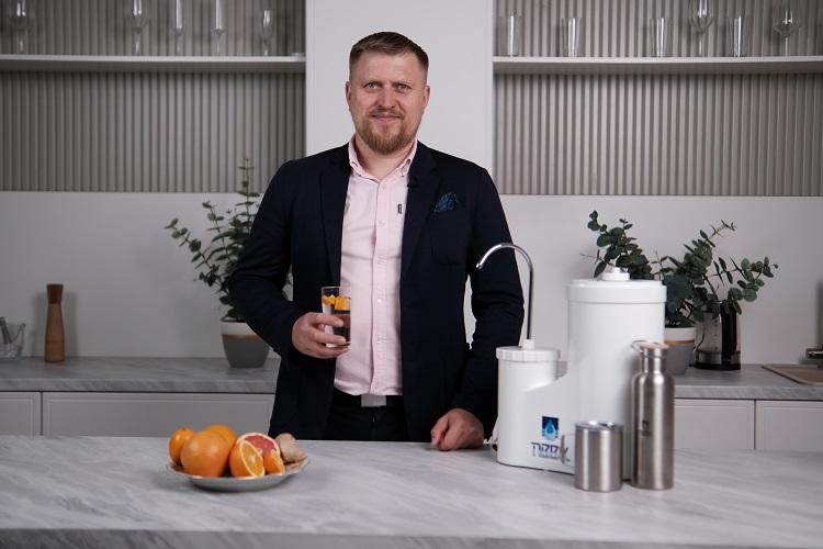 Виктор Кордюков — руководитель ПВВК рассказывает как технологии Приготовления Воды Высокого Качества помогают защитить организм от скрытых загрязнений городской воды