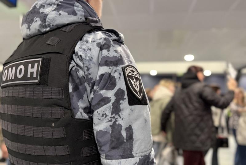 В Ярославле сотрудники регионального управления Росгвардии обеспечили безопасность хоккейного матча