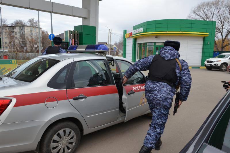 Росгвардейцы задержали подозреваемого в краже товаров из супермаркета в Тамбовской области