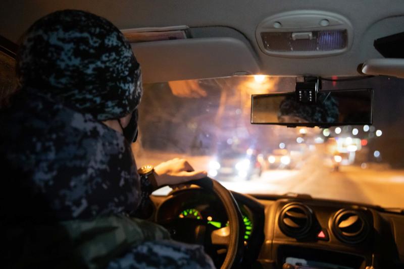 Росгвардейцы задержали предполагаемого виновника повреждения смартфона посетительницы ресторана