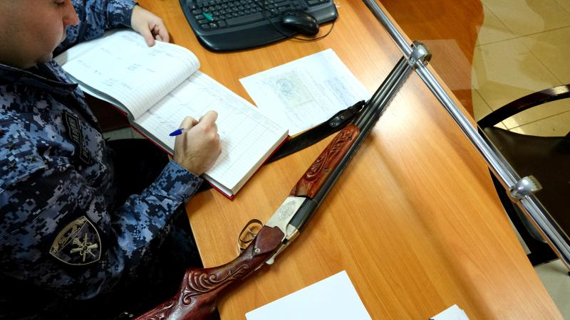 Сотрудники Росгвардии проверили за неделю более 120 владельцев оружия в Тамбовской области