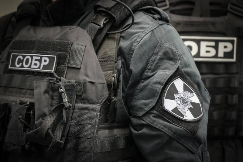 При силовой поддержке спецназа Росгвардии задержаны подозреваемые в вымогательстве в особо крупном размере в Подмосковье